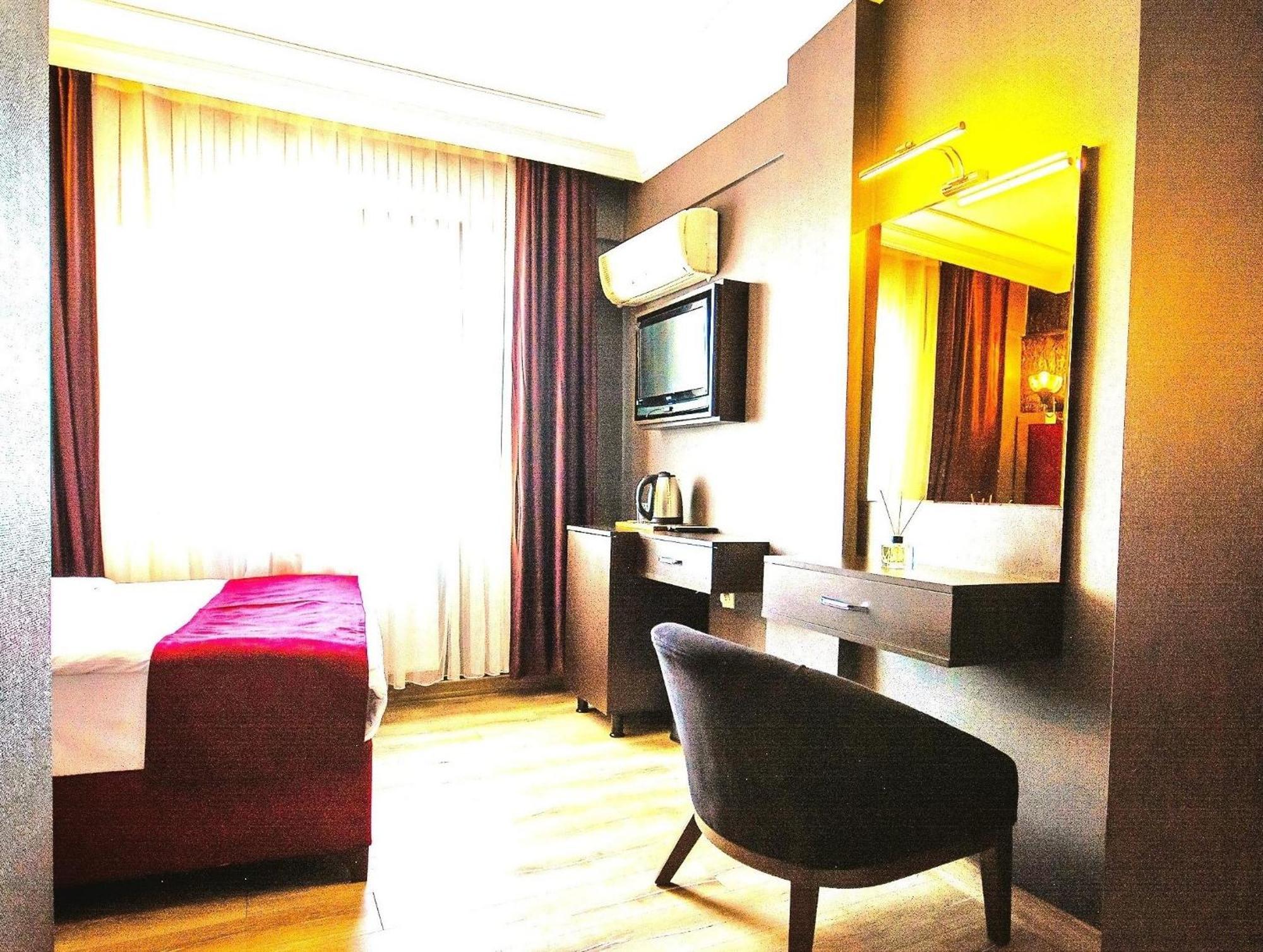 Atesde Dustu Salvara Hotel Isztambul Kültér fotó